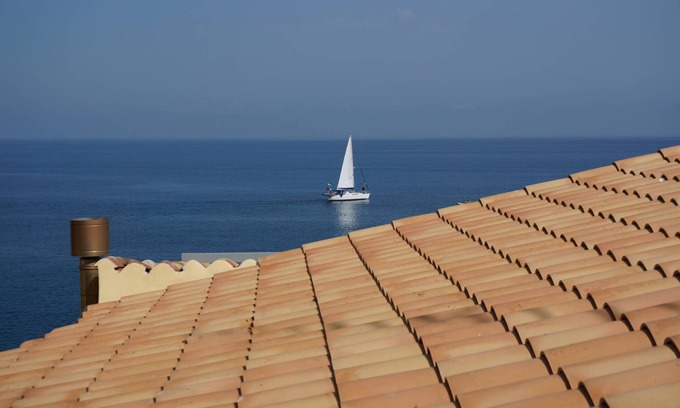 Old Town Apartment | Quiet apartment in the old town, sea view and 50m to the beach. Up to 3 people