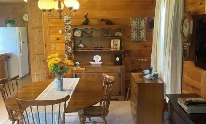 Iron Mountain Cabin | Quiet Cabin in the UP