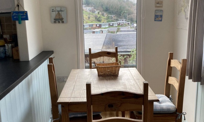 Mumbles Ski Chalet | Quiet chalet, near the beach and woodland