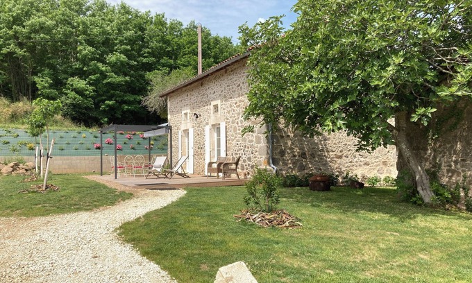 Augignac House | Quiet country property, sleeps 6-8, linen provided