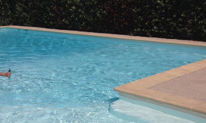 Croix-d'Argent Apartment | Quiet, family T3 - sunny pool terrace