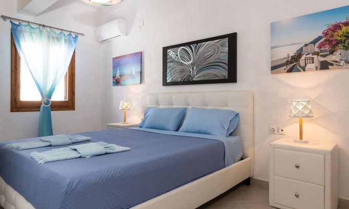 Old Town Naxos Apartment | QUIET FULLY EQUIPPED APARTMENT FOR FOUR IN THE HEART OF THE TOWN