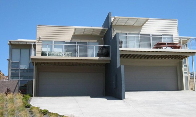 Encounter Bay House | Quiet Getaway Only Minutes to Beach