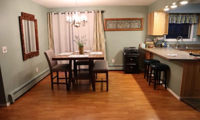 Soldotna House | Quiet home with large beautiful deck close to town and the Kenai River
