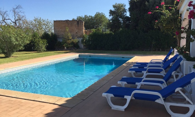 Alfeicao House | Quiet house ideally located with garden and large swimming pool with all comforts