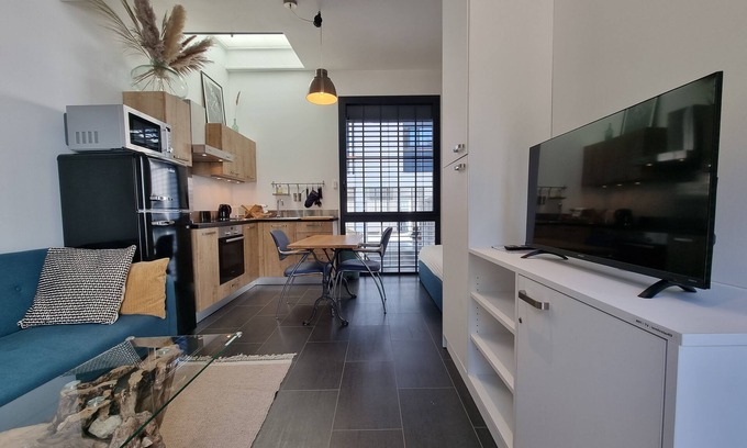 Vassieux - Crepieux Apartment | Quiet loft with large terrace & covered parking close to Lyon