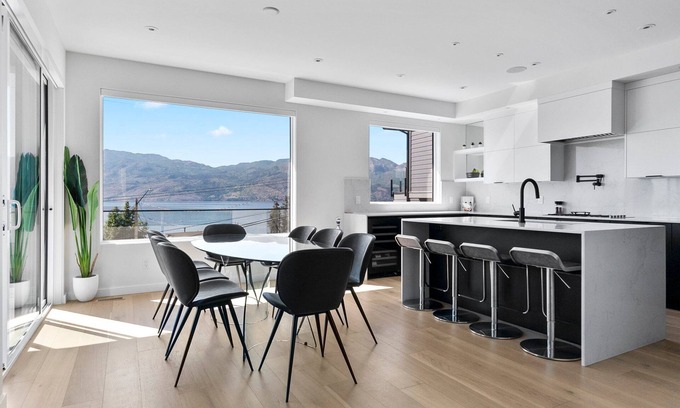 Westbank House | Quiet, Luxury Lake View House minutes to wineries & beach. 1hr to Big White