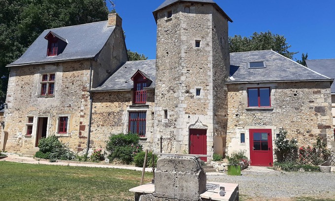 Fay House | Quiet manor house 10 km from Le Mans and 15 min from the 24h race circuit
