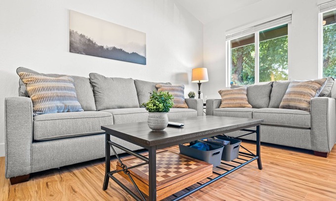 Northeast Reno Condo | Quiet Modern Condo by UNR & 3 min to Dowtown