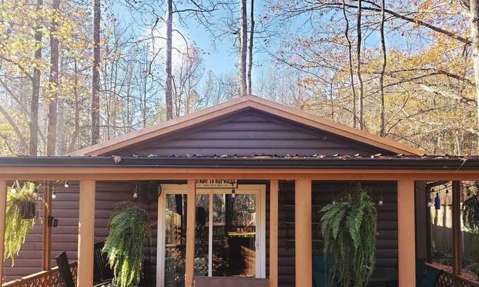 Heber Springs Cabin | Quiet River Front Getaway Cabin