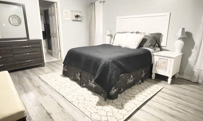Medical Center District Condo | Quiet, spacious centrally-located condo in gated community
