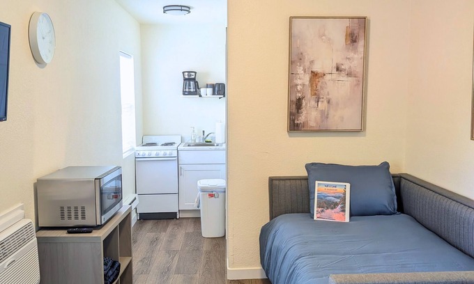 Colorado Springs Apartment | Quiet studio in amazing Colorado Springs with AC