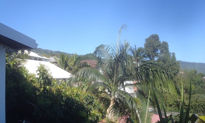 Sainte-Clotilde Apartment | quiet studio in saint clotilde