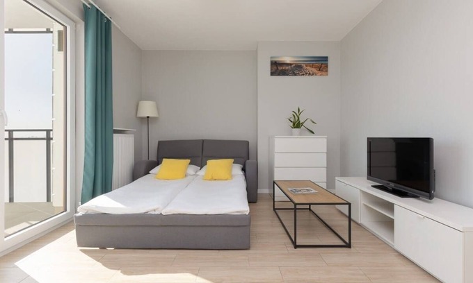 Warsaw Apartment | Quiet Studio Szeligowska | Balcony | Wi-Fi