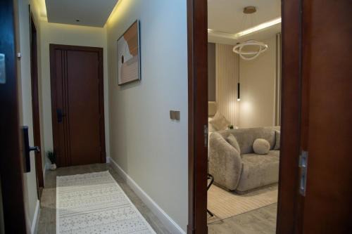 Jeddah Apartment | Quiet Studio with Smart Entry Roses