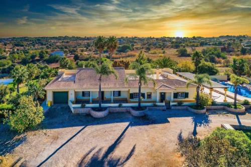Lagoa e Carvoeiro House | Quinta Amoreira