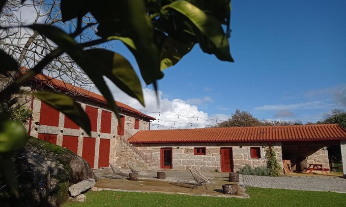 Guimaraes House | Quinta Pousada de Fora Wines & Tourism