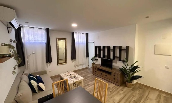 Almendrales Apartment | Río Manzanares - 1-Bedroom Apartment