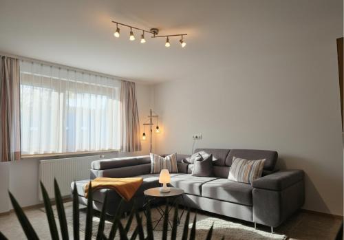 Buhlbach Apartment | Rückzugsort im Buhlbachtal Baiersbronn - Ferienwohnung mit beheiztem Wintergarten, Bergblick & Parkplatz