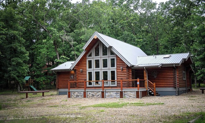 Broken Bow Cabin | R-N-R- Broken Bow/Hochatown- 2bd - Sleeps 8