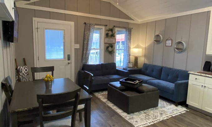 Venice House | R&R Getaway Comfort on the water! Visit out Pro Shop for Approved Fishing Gear!