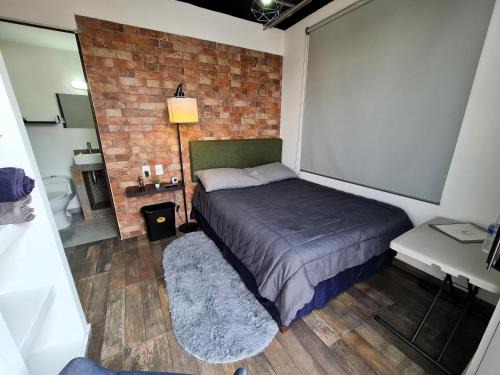 Ciudad Lopez Mateos House | R07 ROOM at ITESM CEM Full Services, Shared-Kitchen, Fridge ,Laundry, Smart TV, Parking, Balcony