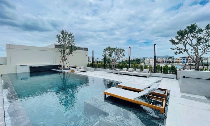 Don Muang Hotel | Radisson Hotel Don Mueang Bangkok