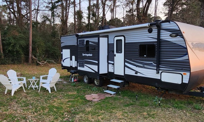 New Waverly House | RafterTFarm - The Star: Cozy Ranch Stay in an RV