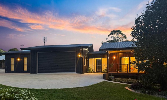 Mapleton House | Rainbow Park Retreat