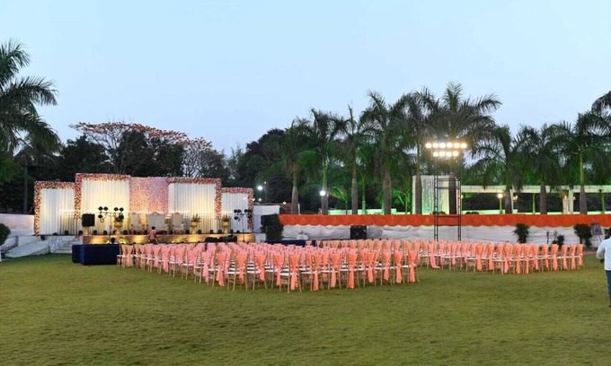 Dadra Hotel | Raj Resort Vapi