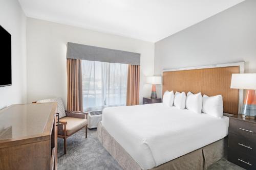 West Park Community Hotel | Ramada by Wyndham Bakersfield
