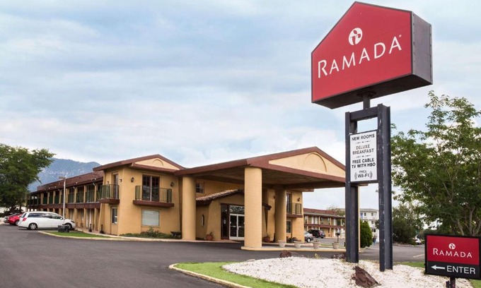 Flagstaff Hotel | Ramada by Wyndham Flagstaff East
