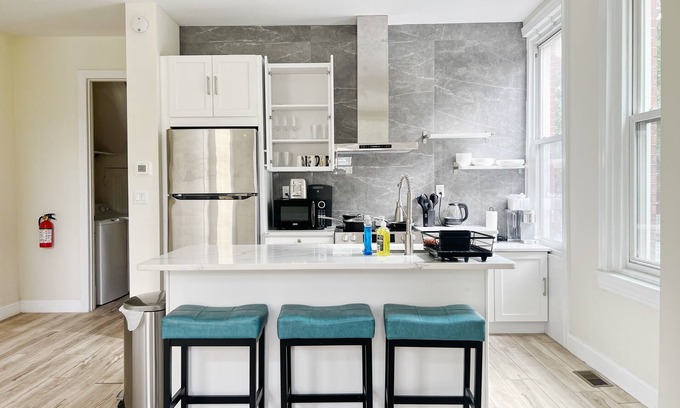 Powelton Village Apartment | Ramblei near Drexel Park: 4-Bedroom Unit A