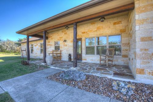 Fredericksburg House | Ranch Retreat Creek View - Pool Table and Fire Pit