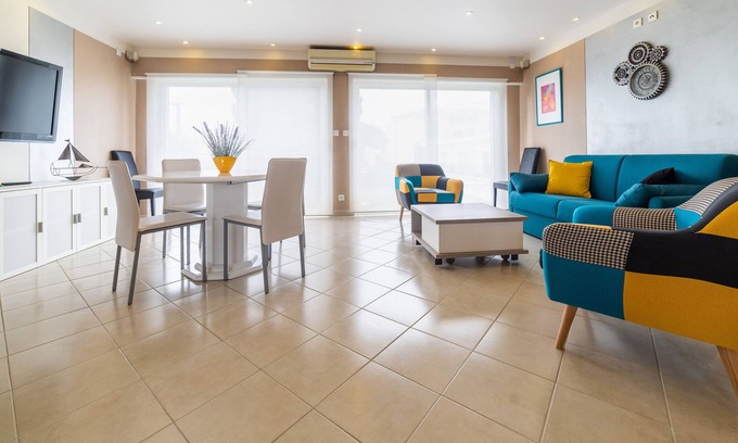 Miramar House | RARE: House classified 3*- 81m² 100m beaches & port, air-conditioned, parking, wifi