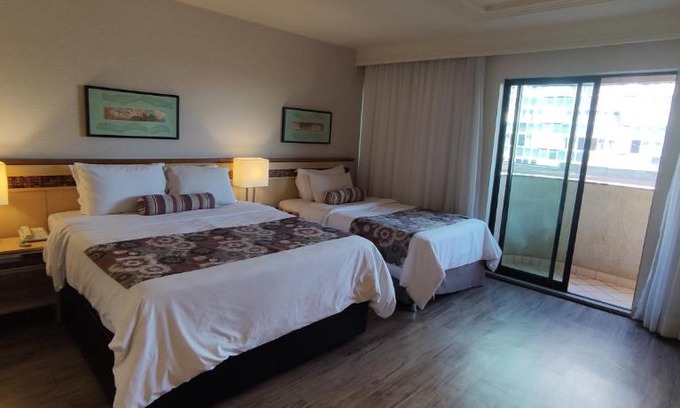 Setor Hoteleiro Norte Hotel | Raridade! FLAT PARTICULAR DE ALTO PADRÃO - ENORME - 2 Camas Largas e Excelentes - 1 Queen de 1,58m de largura e 1 Solteirão de 1,10m de largura - Arrumação Diária Gratuita - Excelente Atendimento - Varanda - Condomínio do Hotel Lets Idea