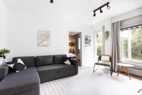 Jyvaskyla Apartment | Rauhallinen huoneisto, pysäköinti, sauna, oma piha