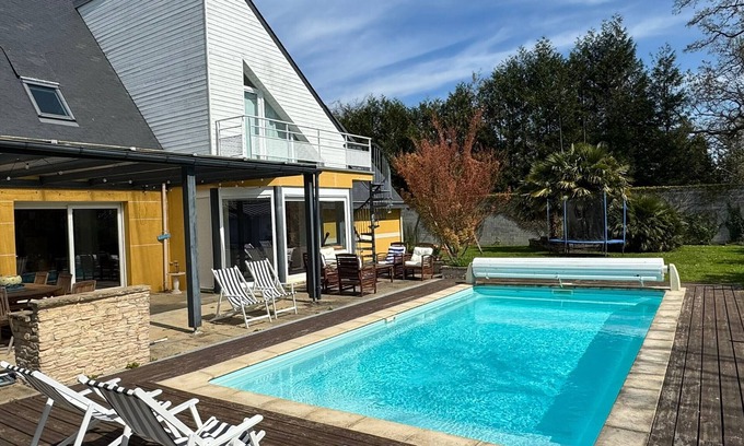 Bavent House | Recent 4-bedroom villa, heated pool in Bavent