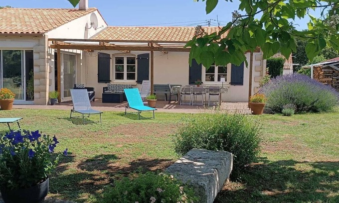 Saint-Porchaire House | Recent House in the Heart of the Countryside