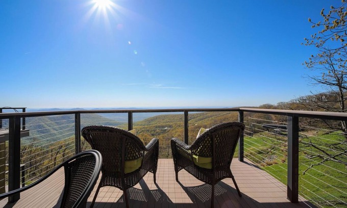 Nellysford Condo | Recently updated - breathtaking view of the Blue Ridge Mountains