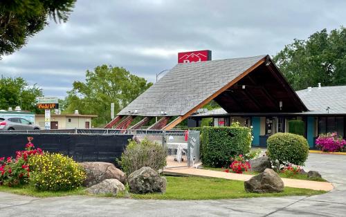 Red Bluff Hotel | Red Bluff Inn