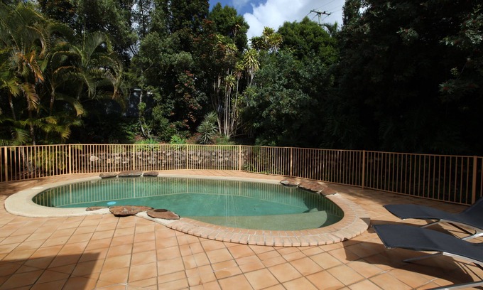 Woombye Hotel | Red Bridge Motor Inn