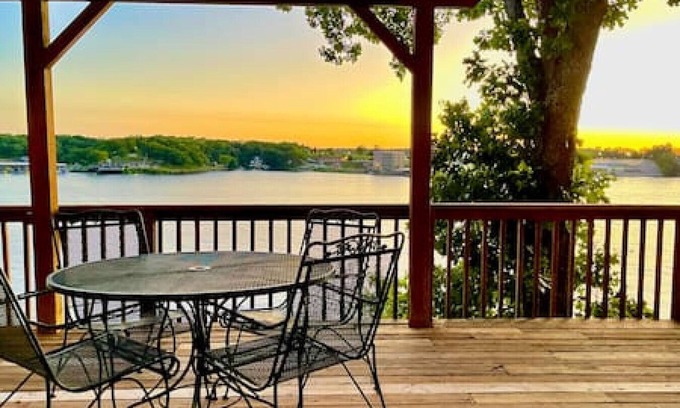 Osage Beach Condo | Red Bud · Charming 2bd Condo with Amazing Lakefront View!
