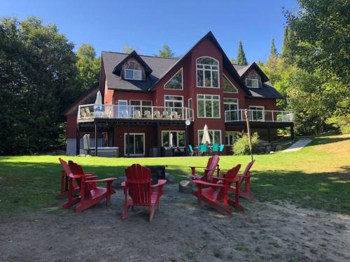 Kearney House | Red Devil Six Bedroom Cottage Private Beach