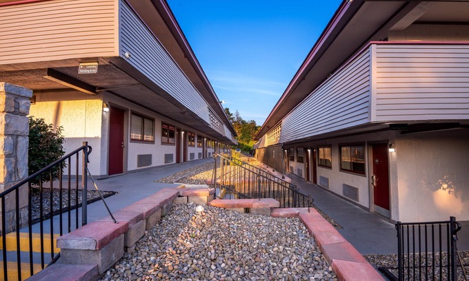 Johnson City Hotel | Red Roof Inn Binghamton - Johnson City