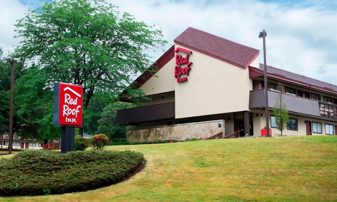 Southborough Hotel | Red Roof Inn Boston - Southborough/Worcester