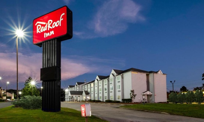 Sulphur Hotel | Red Roof Inn Sulphur