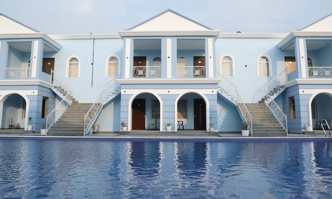 Chikalwas Resort | Red Tullip MD Valley Resort and Spa