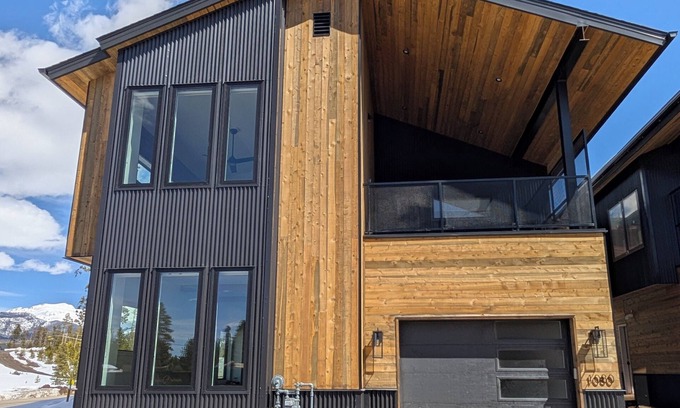Tabernash Ski Chalet | Red Wolf Lodge - new detached home - private hot tub - views - EV charger