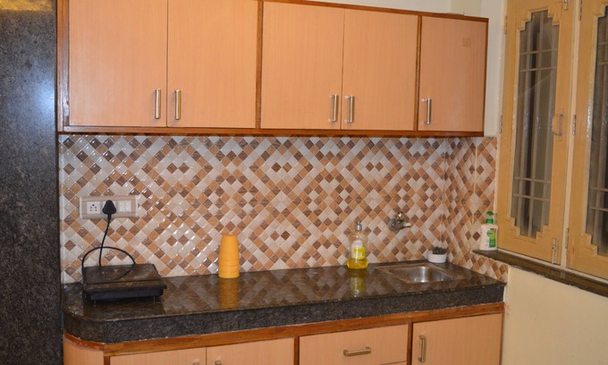 Alambagh Apartment | Redchillies Studio Apartment [ Bedroom + Study Room ] - Sleeps 4